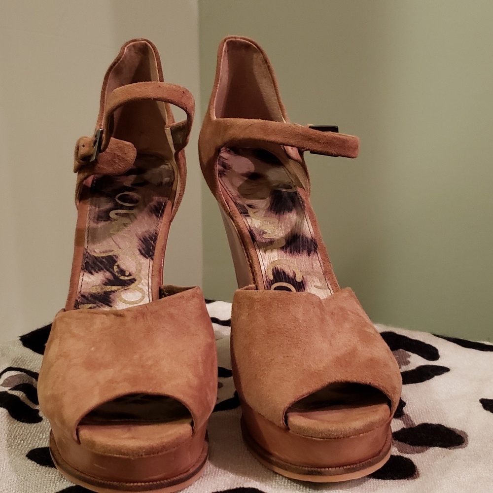 Cream wedges